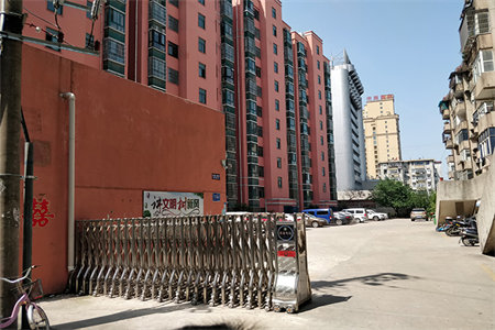 舜王卧龙小区3室2厅1卫86万131m2中档装修